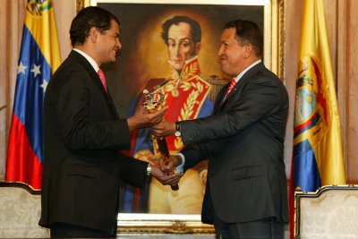 Ecuador y Venezuela firman 4 convenios