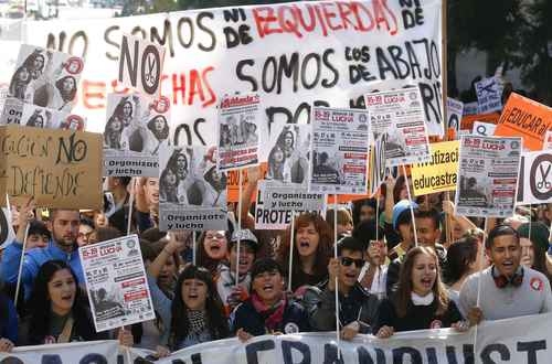 Miles repudian en España los recortes a la educación pública