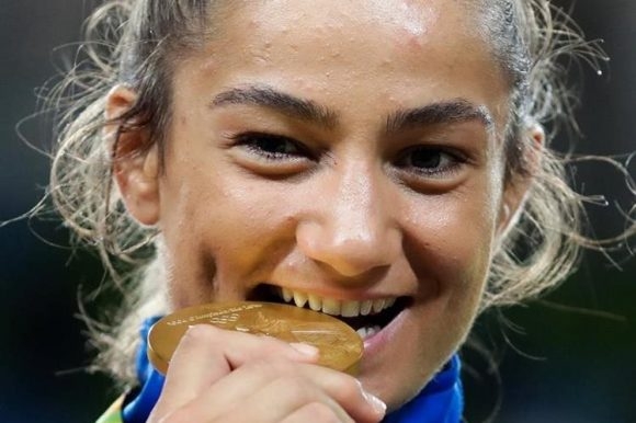 Kelmendi entró a la historia de su país y de los Juegos Olímpicos. Foto: AP