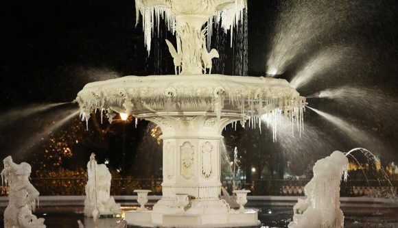 Una pileta congelada en Savannah Georgia. AFP. 580x333