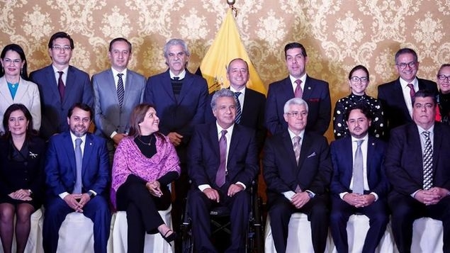 El presidente Lenín Moreno en el Palacio de Carondelet junto a su nuevo gabinete ministerial. Foto: Telemetro.com