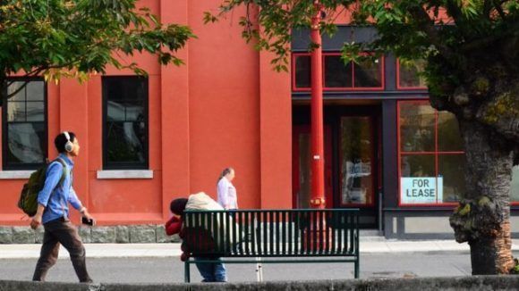Portland es otra ciudad de la costa oeste de Estados Unidos cuyas calles se han llenado de personas sin hogar. Foto: BBC