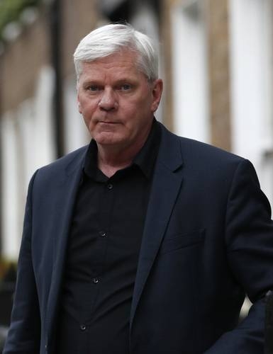 ▲ Kristinn Hrafnsson, editor en jefe de Wikileaks, informó que Assange pasó su primera noche en la prisión de Belmarsh.Foto Ap