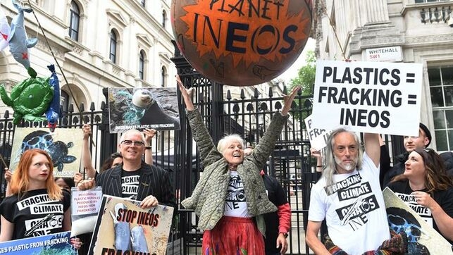 El Gobierno británico anunció este sábado que pone fin a su apoyo a la fracturación hidráulica (
