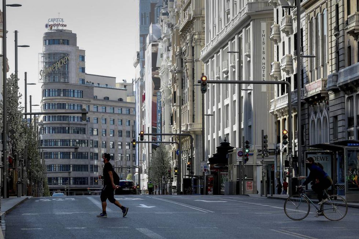 El centro de Madrid, prácticamente vacío este sábado.JAIME VILLANUEVA