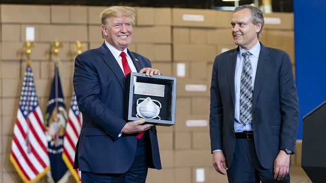 Donald Trump durante una visita en Phoenix este martes. Shealah Craighead / Casa Blanca