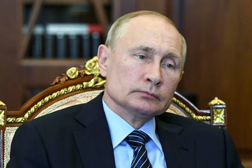 Vladimir Putin, presidente de Rusia, primer país en planear la venta de bonos en yuanes.Foto Ap