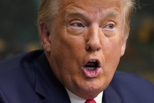 El presidente Donald Trump, luego de la videoconferencia con miembros del ejército desplegados en el extranjero, en el Día de Acción de Gracias, el pasado jueves.Foto Ap