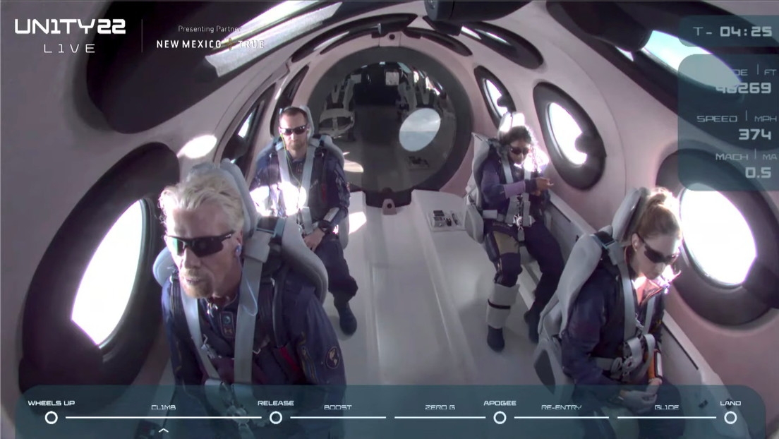 Richard Branson realiza su primer vuelo espacial a bordo de la nave SpaceShipTwo, de Virgin Galactic. Reuters