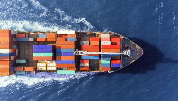 Una de las mayores afectaciones para los importadores es el alza en los precios del flete marítimo de los contenedores que vienen desde Asia. Foto: Getty.