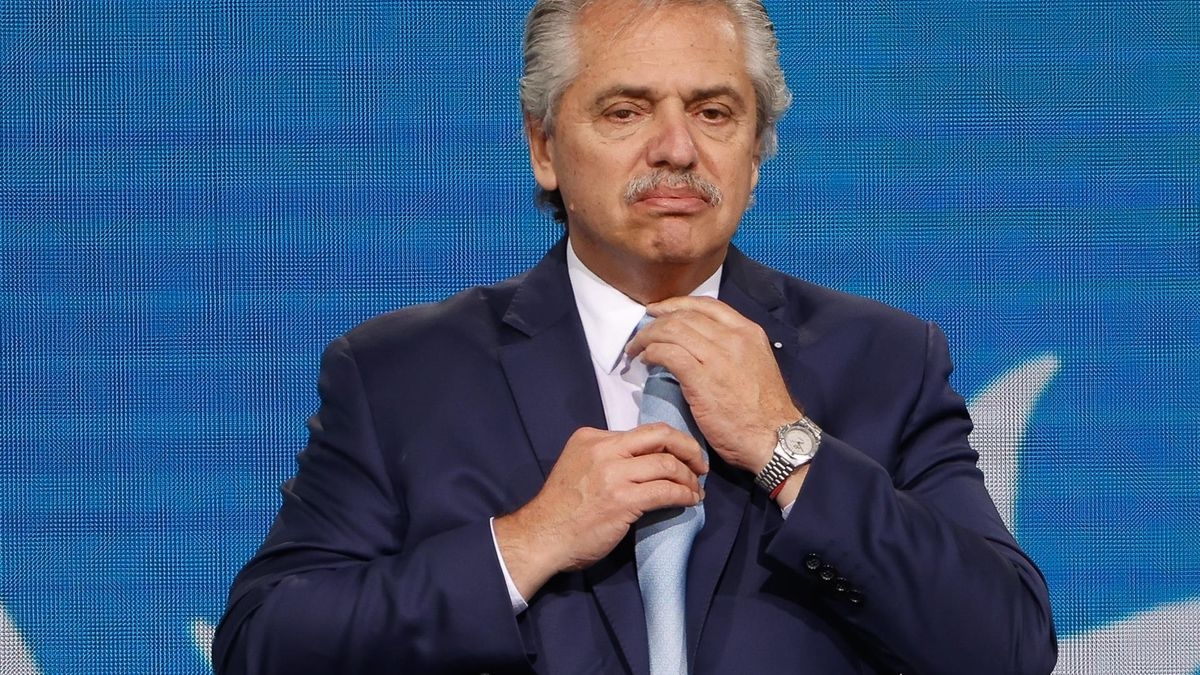 El presidente de Argentina, Alberto Fernández, después de conocer los resultados del domingo I. Roncoroni / EFE