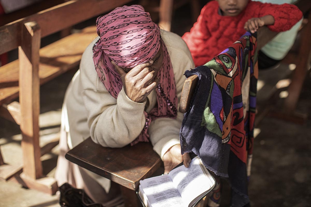 Momento de oración en la iglesia evangélica «Jesús es nuestro salvador» en Antananarivo, Madagascar AFP, GIANLUIGI GUERCIA