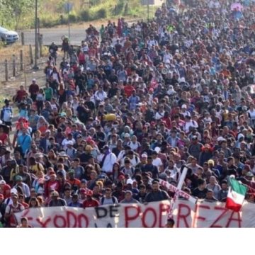 Caravana migrante parte desde el sur de México en Navidad y avanza hacia la frontera con Estados Unidos