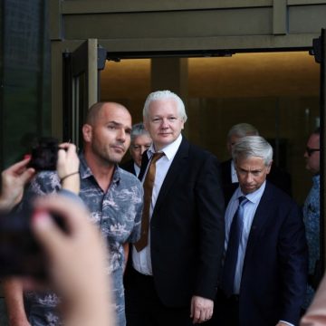 Julian Assange pone rumbo a Australia como un “hombre libre”